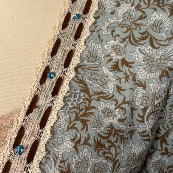 Poison Ivy semi sheer paisley blouse Size M/L - Picture 3 of 9